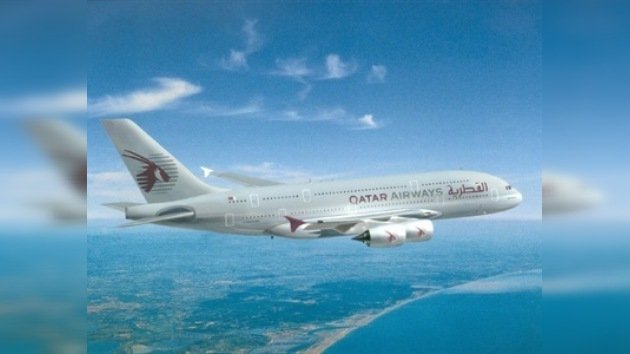 Avión de Qatar Airways aterriza de urgencia por muerte de su capitán