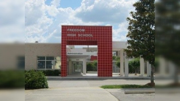 Detienen a un adolescente que planeaba una matanza en un colegio de Florida