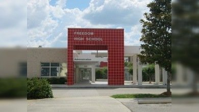 Detienen a un adolescente que planeaba una matanza en un colegio de Florida