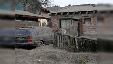 La ceniza deja paso a la lava en la erupción del volcán chileno 