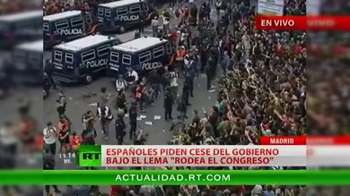 'Rodea el Congreso' degenera en violentos choques con la policía