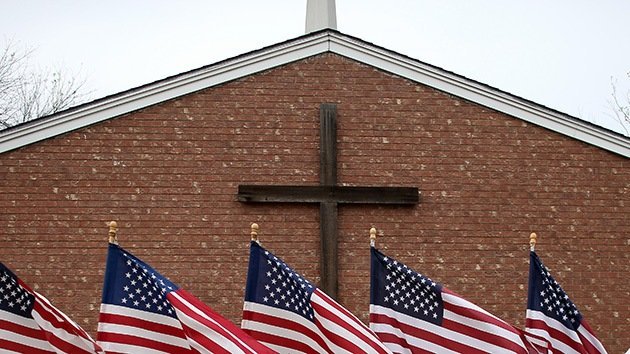 EE.UU.: Familia atea demanda a la escuela de su hijo por obligarle a decir 'Dios' cada día