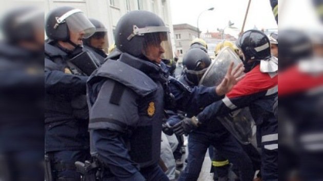 Enfrentamiento entre bomberos y policías en una ciudad española
