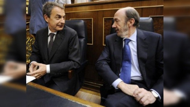Rubalcaba deja el Gobierno para aspirar a la presidencia de España como candidato del PSOE