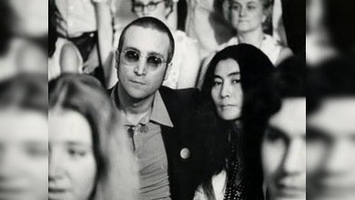 El inodoro de Lennon alcanza cerca de 15.000 dólares en una subasta