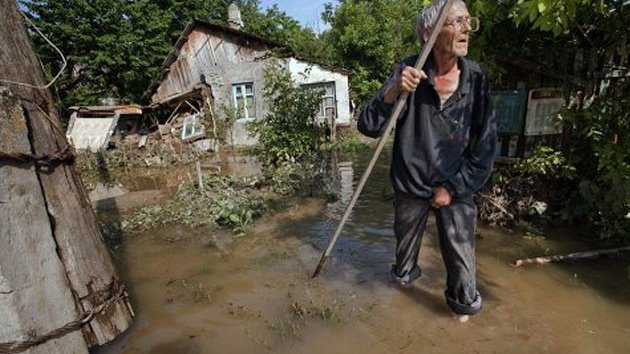 Putin visita Krymsk, la ciudad más afectada por las inundaciones en el sur de Rusia