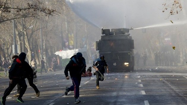Detenciones y enfrentamientos en una jornada de paro nacional en Chile