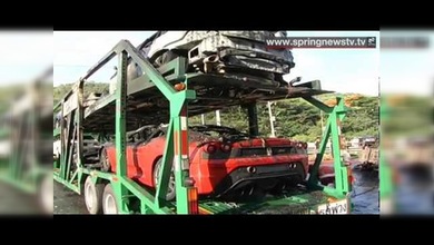 Vídeo: En Tailandia se quema un remolque lleno de carros de lujo