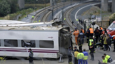 El Gobierno español mezcla el accidente de Santiago con el terremoto de Gansu