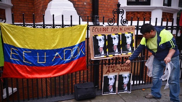 Rafael Correa: Ecuador no pedirá permiso a nadie para conceder asilo a Assange