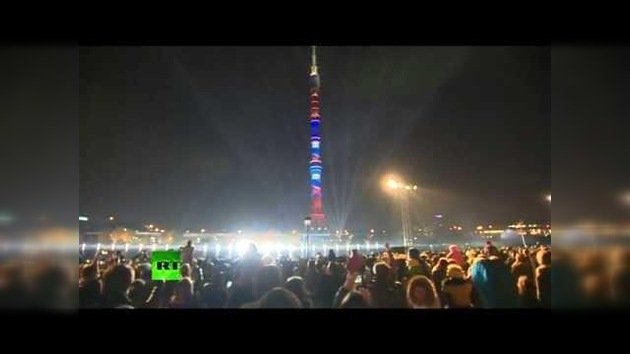 Video: Alucinante festival 'Círculo de la Luz' transforma Moscú