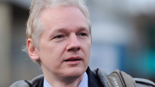 Primer paso para la extradición de Assange: la Policía lo obliga a acudir a comisaría