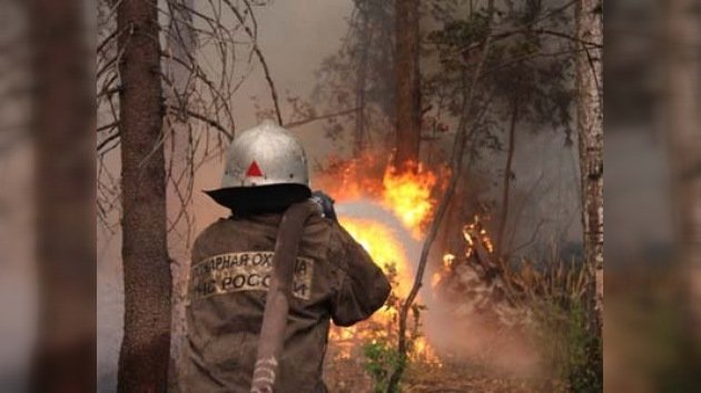 La dura lucha contra los incendios en Rusia 