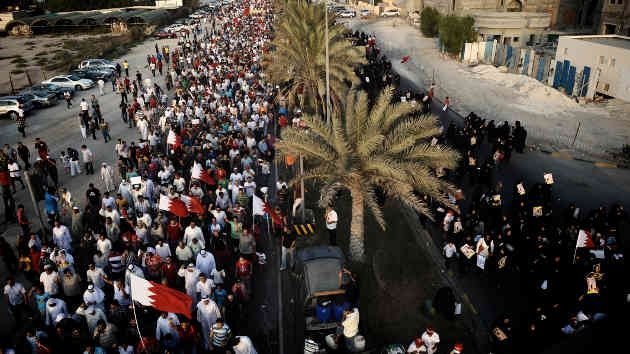 Fotos: Decenas de miles de personas en las calles de Bahréin protestan contra el Gobierno