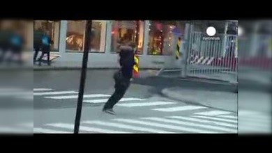 Los fuertes vientos en Noruega se llevan a la gente