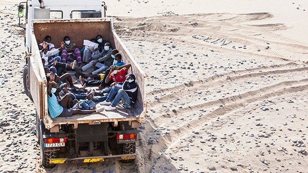 Canarias: Trasladan inmigrantes en un camión de basura por sospecha de ébola