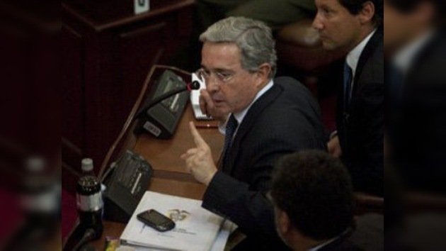 Se aplaza la audiencia contra Uribe debido a una recusación