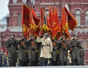 Recrean el histórico desfile del 7 de noviembre de 1941 en la Plaza Roja