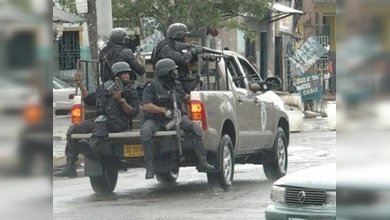 Los choques en Jamaica impiden el tráfico aéreo del país