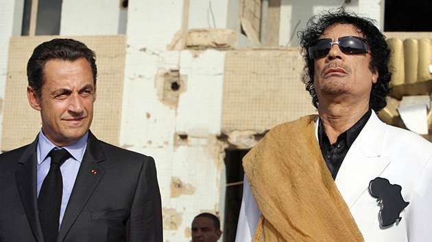 Un empresario dice tener "pruebas" de que Gaddafi financió la campaña de Sarkozy