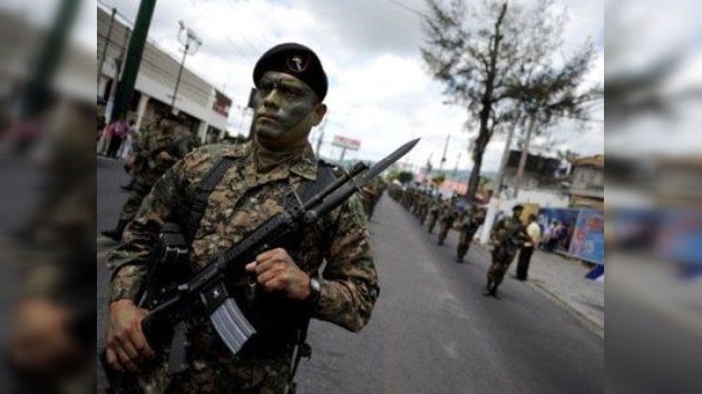 El Salvador estudia enviar 22 soldados a Afganistán