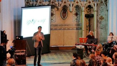 La primera iglesia atea en Reino Unido sube el ánimo a los británicos