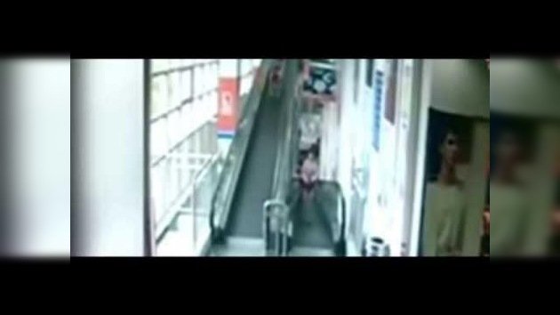 Mujer muere en terrible accidente en un supermercado en China