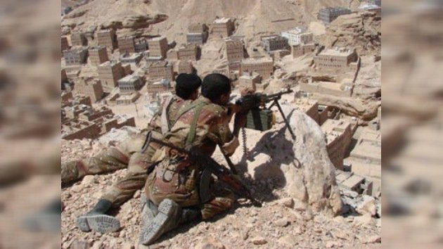 Mueren 15 militantes de Al Qaeda y 10 soldados yemeníes en enfrentamientos