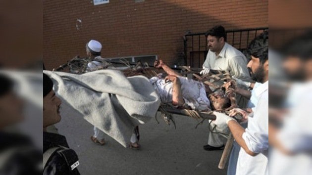 Talibanes vengan muerte de Bin laden con un doble atentado en Pakistán