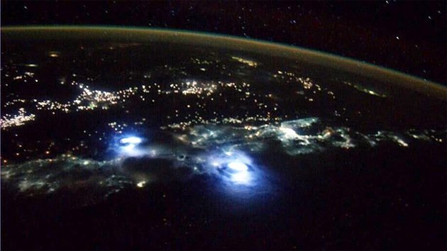 Astronauta publica en Twitter impresionante video de relámpagos captado desde la EEI