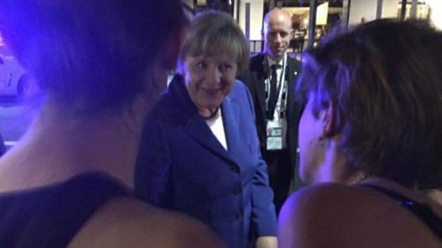 Fotos, Video: Angela Merkel celebra la primera noche del G20 en un bar australiano