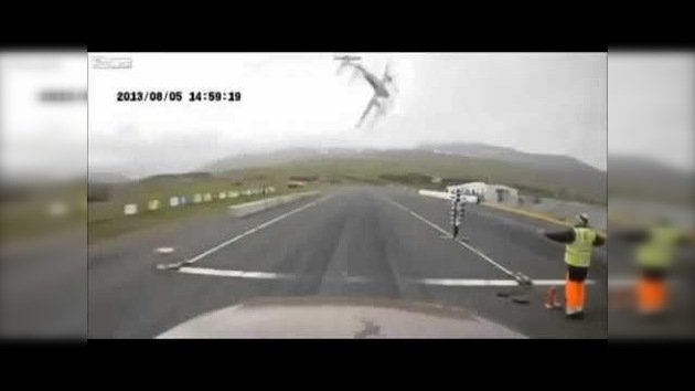 Fuertes imágenes: escalofriante accidente aéreo en Islandia