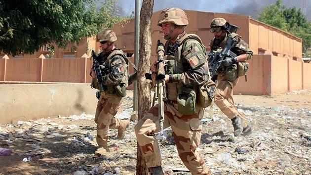 Francia: Lanzan una operación militar a gran escala en Mali "contra los yihadistas"