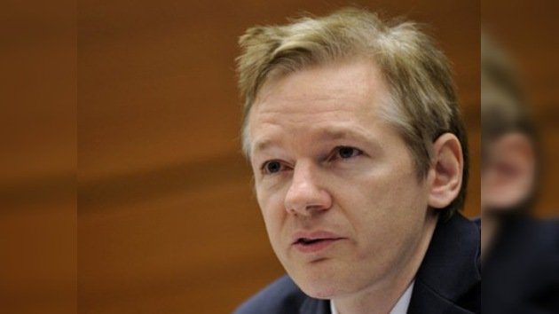 Suecia emite una orden de detención internacional contra Julian Assange