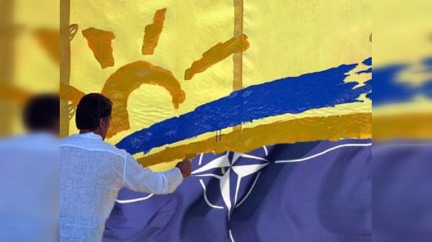Ucrania disuelve organismos para integración a la OTAN
