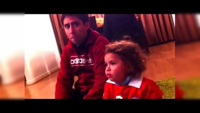 Un niño de 2 años, el hincha perfecto de Chile