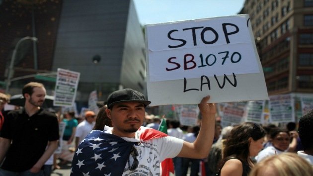 La gobernadora de Arizona insiste en aprobar otra cláusula de la ley antiinmigrantes