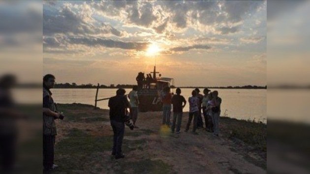 Socorristas buscan a cuatro desaparecidos tras accidente en el río Paraguay