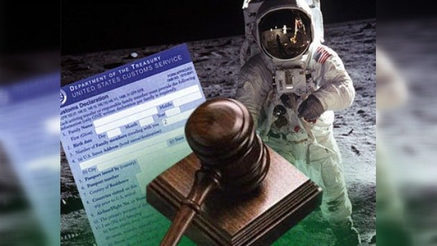 Dos americanos trataron de vender la declaración aduanera de Neil Armstrong