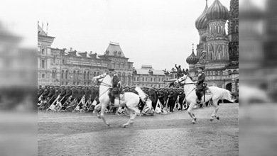 El primer desfile militar de la Victoria en 1945