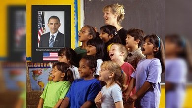 A los niños estadounidenses les hacen glorificar a Obama