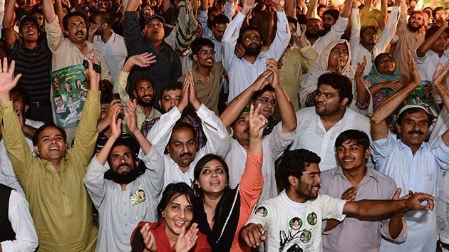 El ex primer ministro paquistaní se autoproclama ganador de las parlamentarias