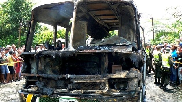 Al menos 31 niños muertos en el incendio de un autobús en Colombia
