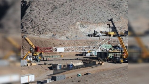 Sonda de rescate llegó hasta los mineros atrapados en Chile