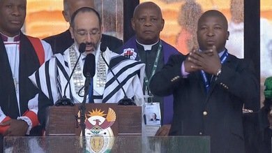 Sudáfrica pide disculpas a la comunidad sorda por el falso intérprete