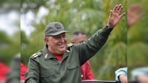 Chávez dice sentirse 'como un niño' tras erradicar cáncer