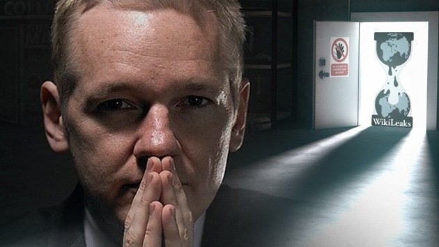 Assange a RT: "EE.UU. se aferrará al espionaje igual que a las armas nucleares"