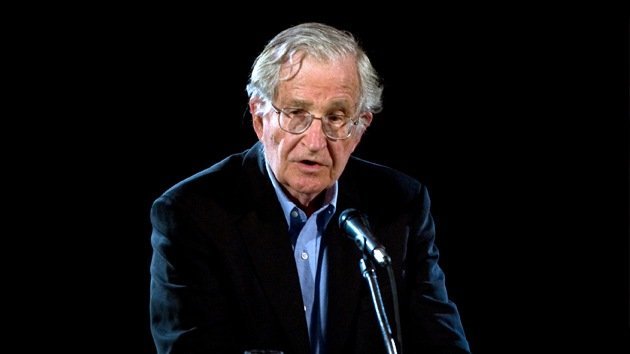 Chomsky: "EE.UU. está hundiendo en el desastre a la cuna de la civilización"