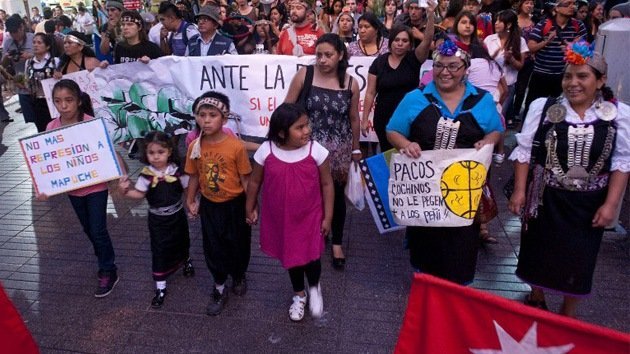 Denuncian represión policial contra niños mapuches en Chile