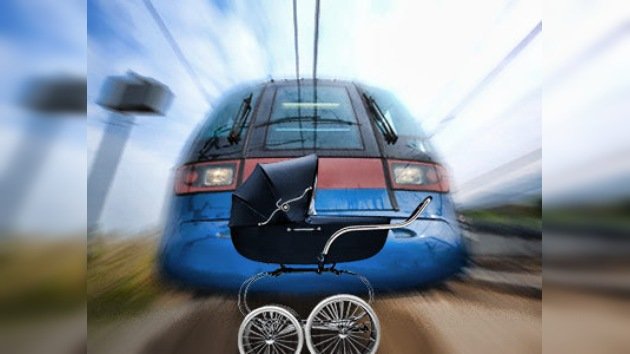 Un bebé sale ileso tras caer a las vías ferroviarias en Melbourne